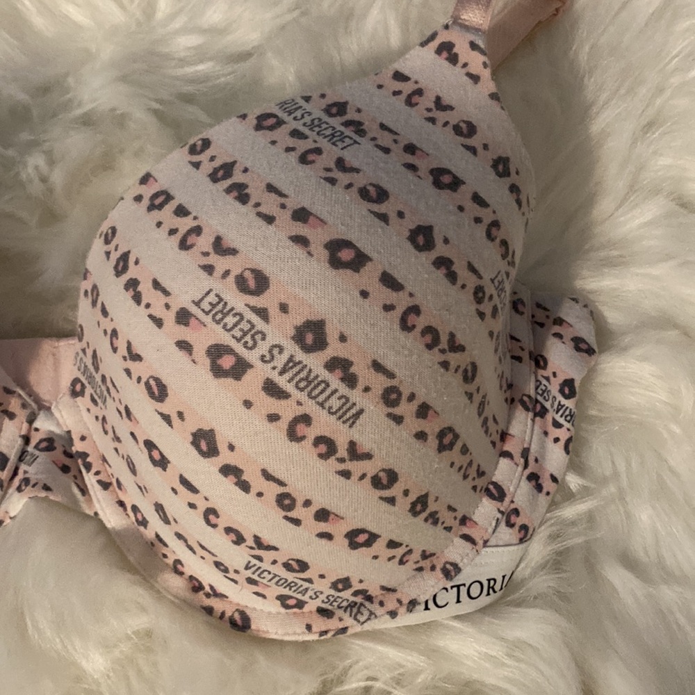 Victoria’s Secret T-shirt Bra 38D - Picture 2 of 8